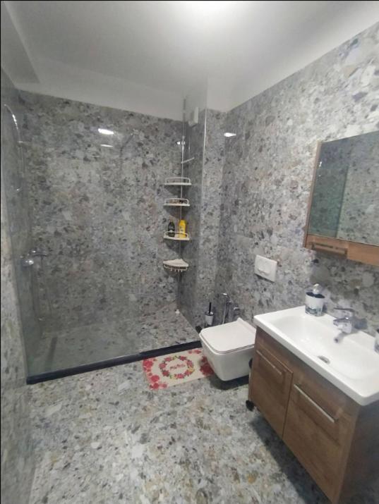 דירות טיראנה #1 Modern 1Br With Balcony In Up-And-Coming Hip Area מראה חיצוני תמונה